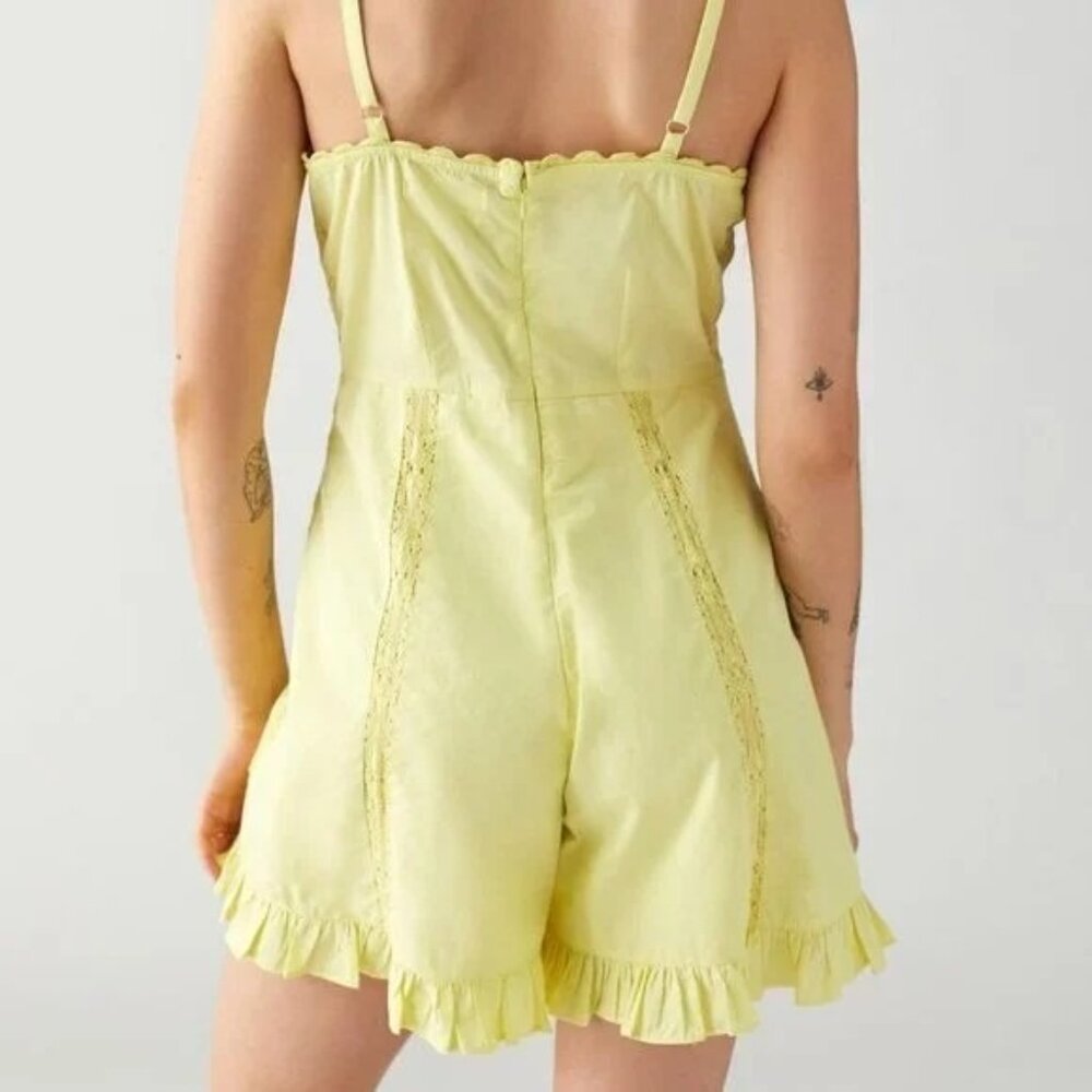 NEW URBAN OUTFITTERS UO JULIETTE LACE INSET ROMPER YELLOW SMALL SHORTS JUMPSUIT - Picture 2 of 3